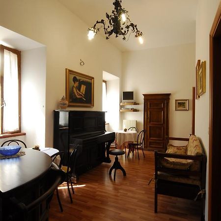 B&B Palazzo Sassatelli Cascia Luaran gambar