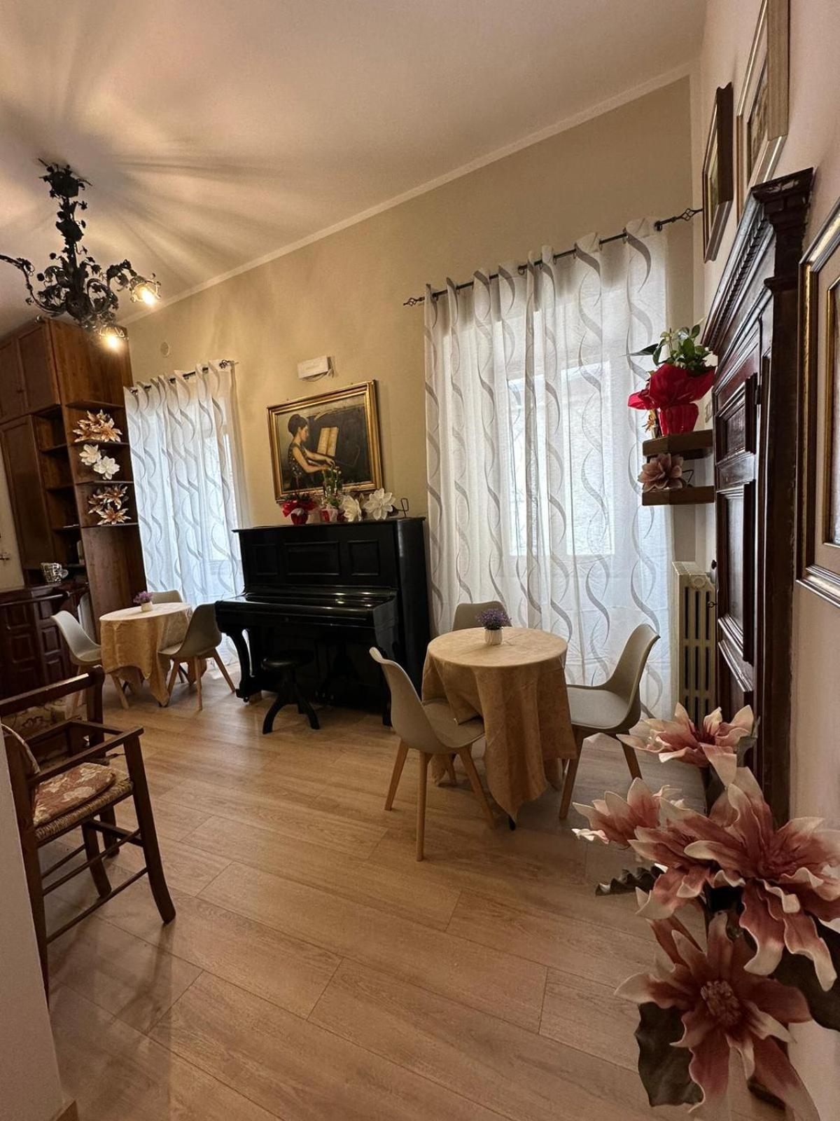 B&B Palazzo Sassatelli Cascia Luaran gambar