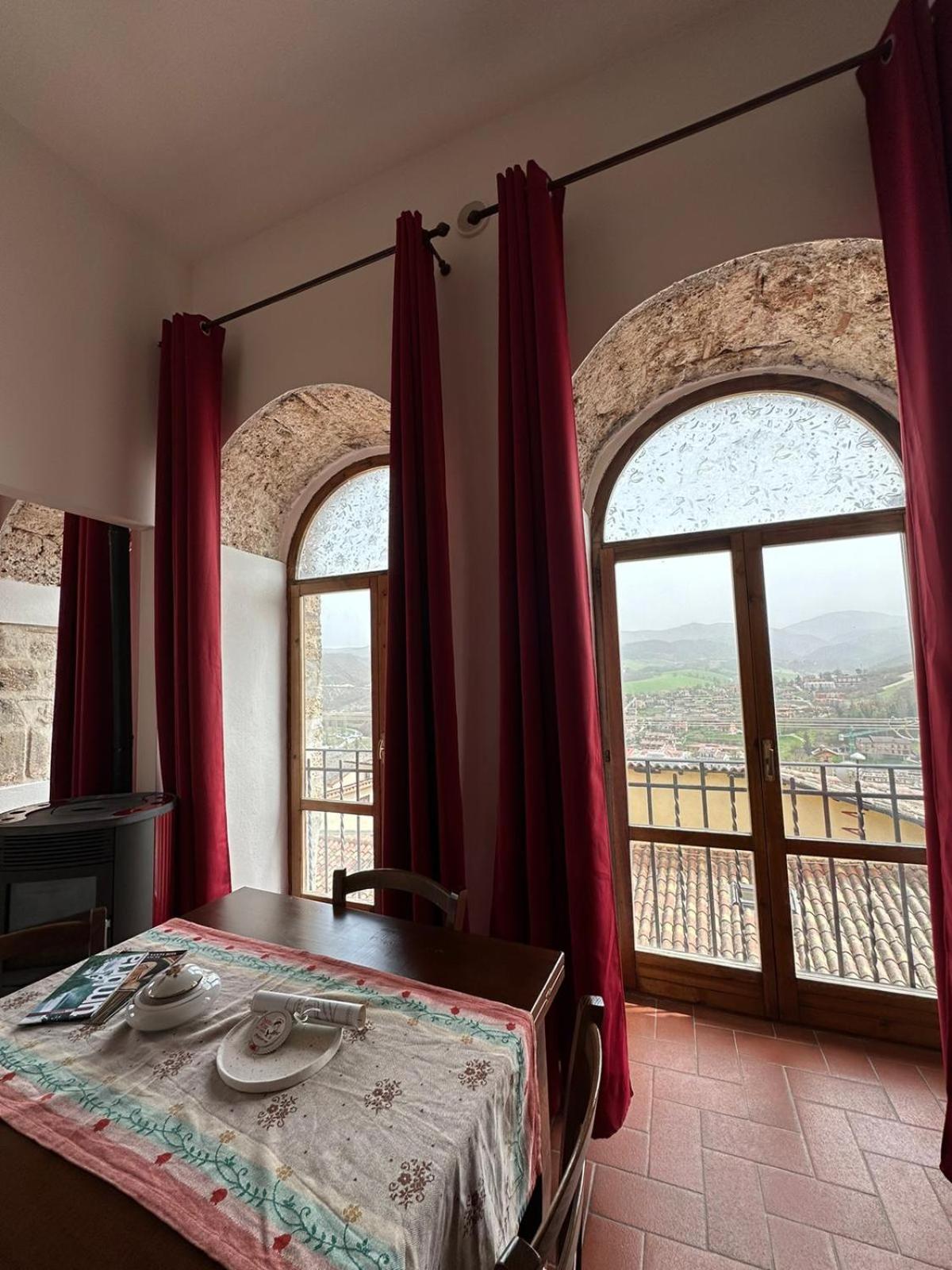 B&B Palazzo Sassatelli Cascia Luaran gambar