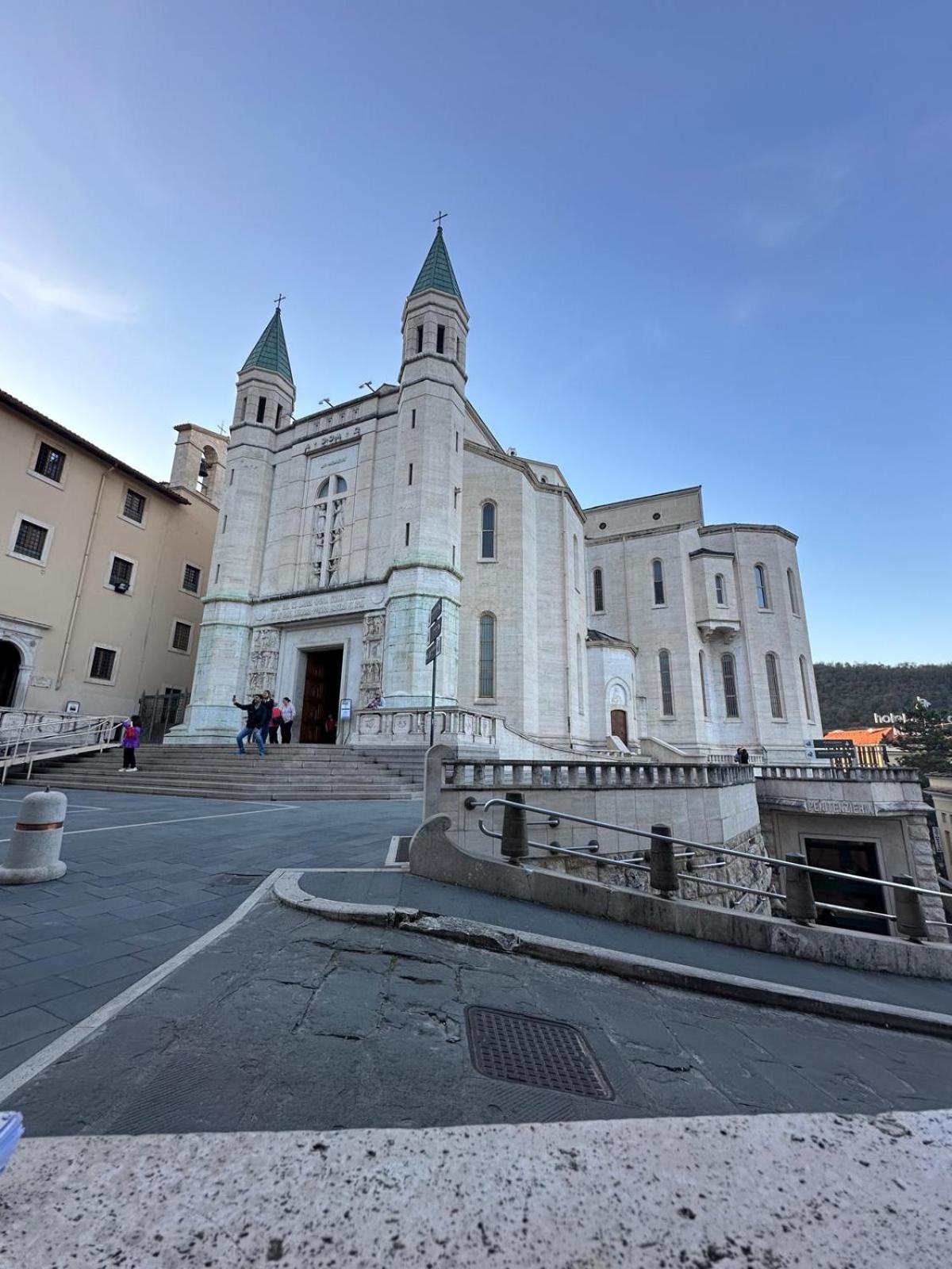 B&B Palazzo Sassatelli Cascia Luaran gambar