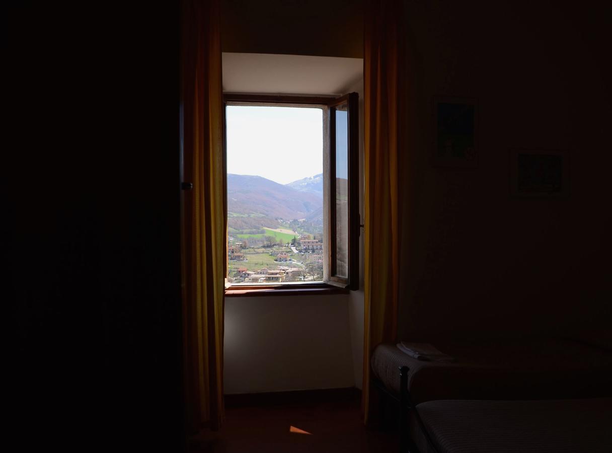 B&B Palazzo Sassatelli Cascia Luaran gambar