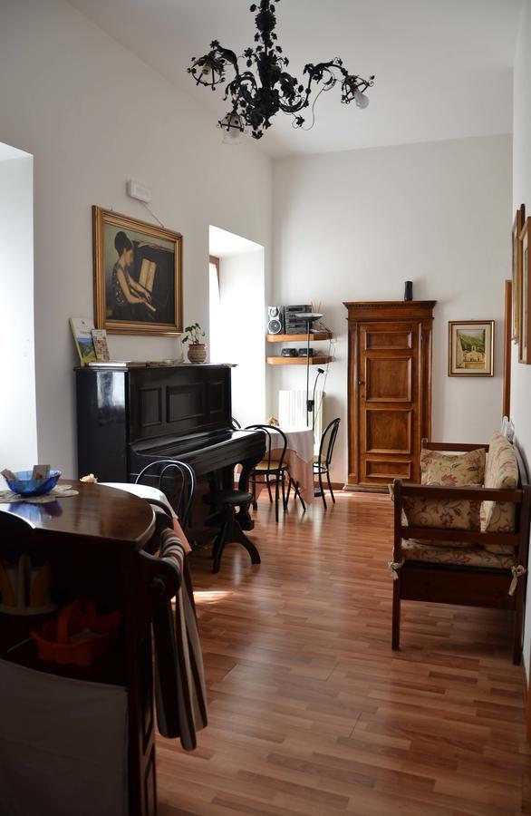 B&B Palazzo Sassatelli Cascia Luaran gambar
